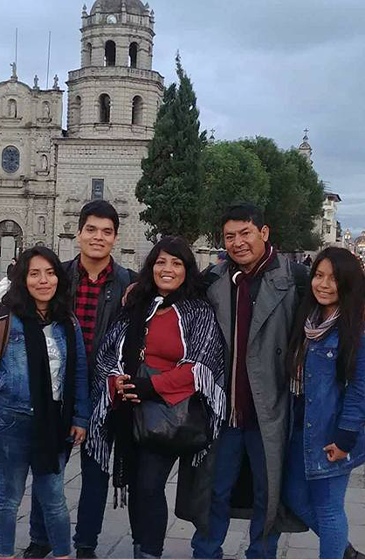 Familia de Marcos Velasquez en Perú - Raíces, esfuerzo y valores familiares detrás de la agencia